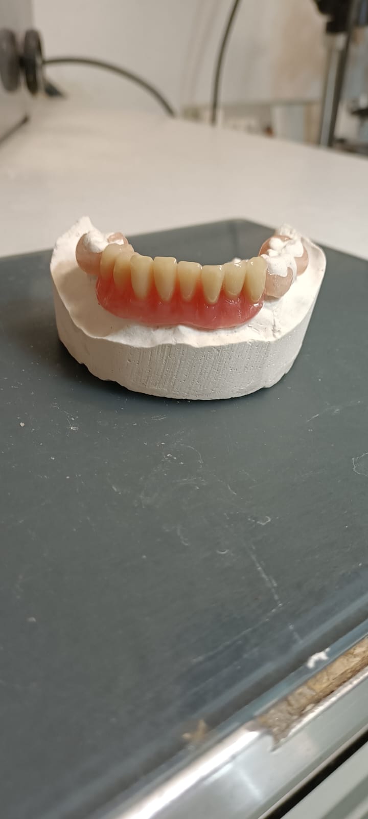 Strumenti di precisione del laboratorio odontotecnico